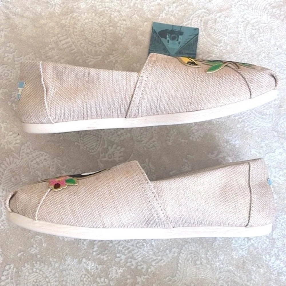 Toms brand new